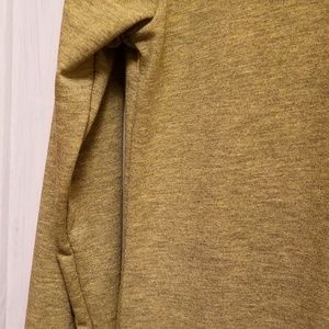 LuLaRoe Tops - LuLaRoe BNWT S Lynnae - heathered celery green LuLaRoe Tops - LuLaRoe BNWT S Lynnae - heathered celery green